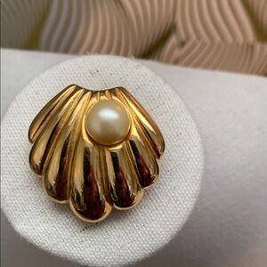 Vintage Gold Shell Pearl Brooch